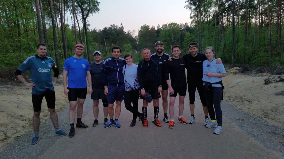 Nocny trening biegaczy i kijkarzy